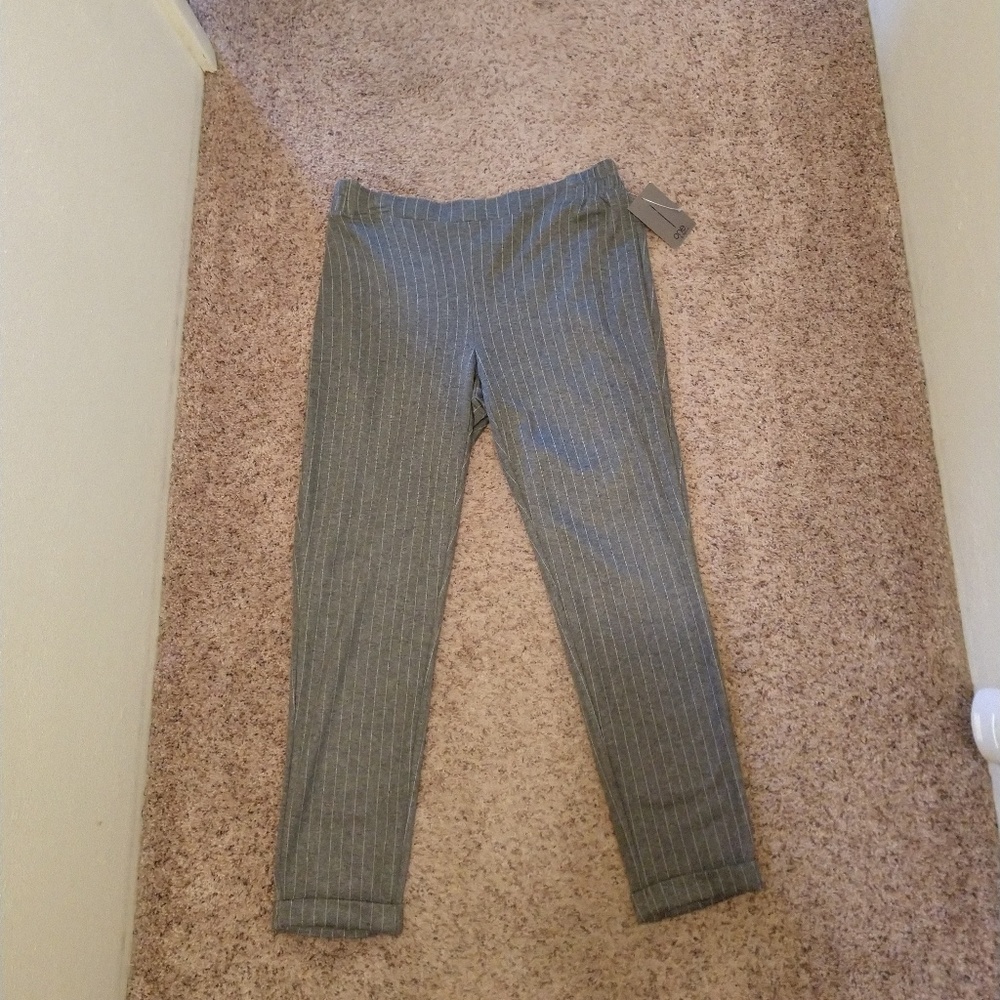 NWT Pinstripe Capri Slim Leg Dress Pants